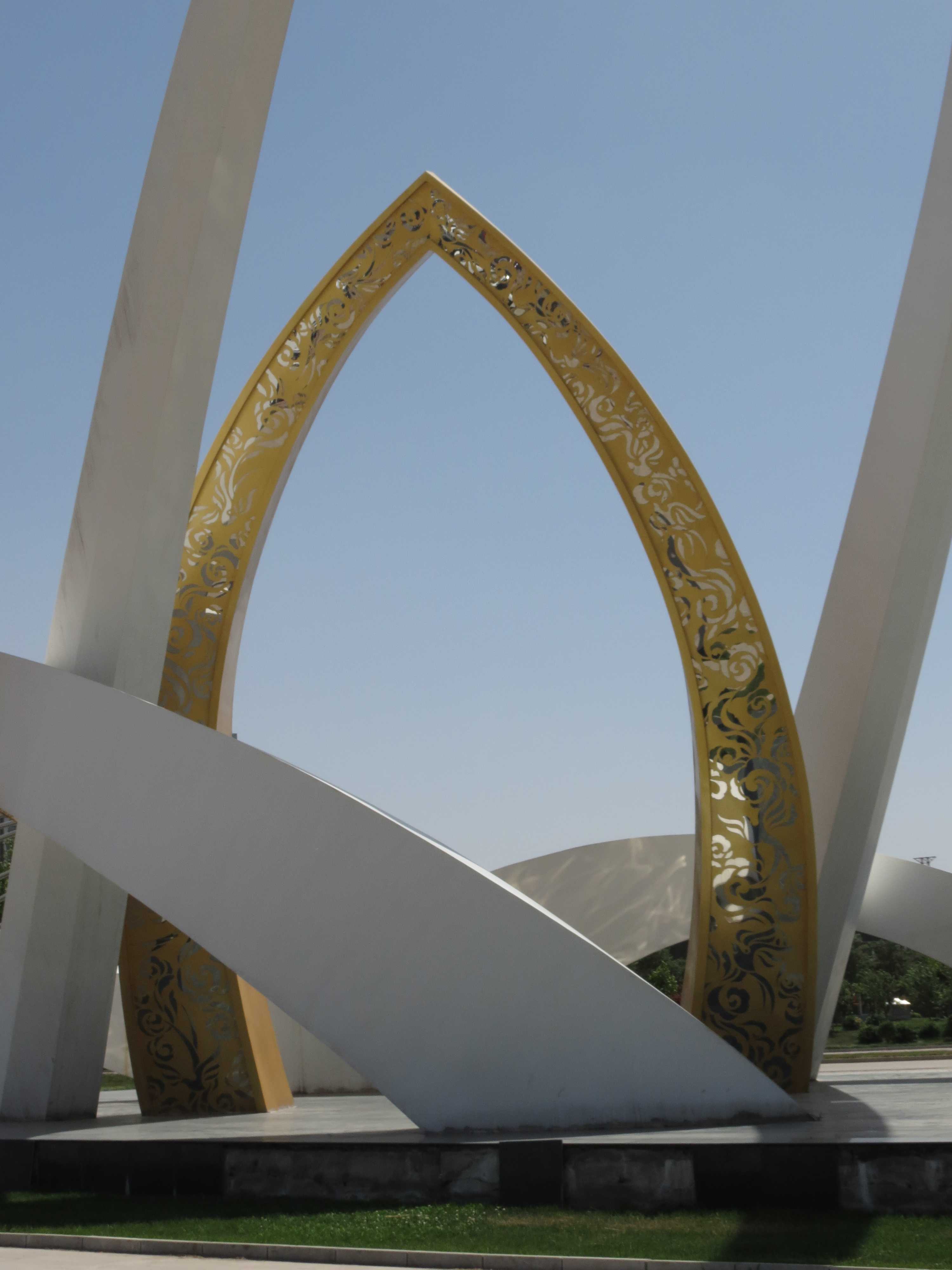 大型不銹鋼雕塑，機(jī)場(chǎng)不銹鋼雕塑，廣場(chǎng)景觀雕塑
