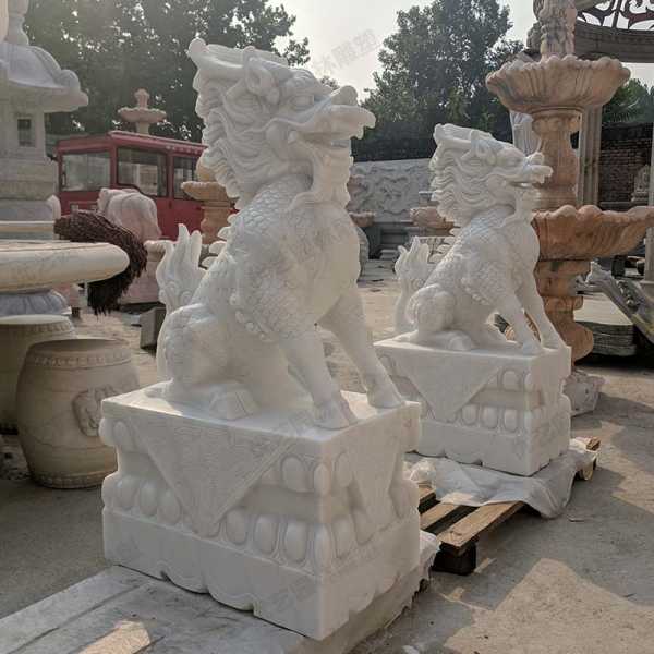 什么是傳統(tǒng)景觀中的藝術(shù)雕塑呢？