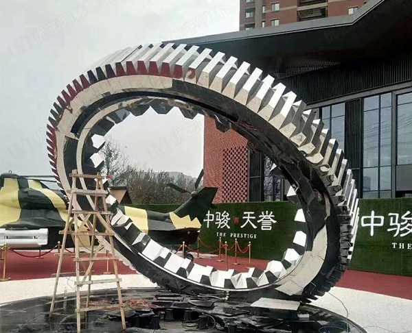 為什么越來(lái)越多的地方選擇定做景觀不銹鋼雕塑？
